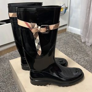 New Burberry boots